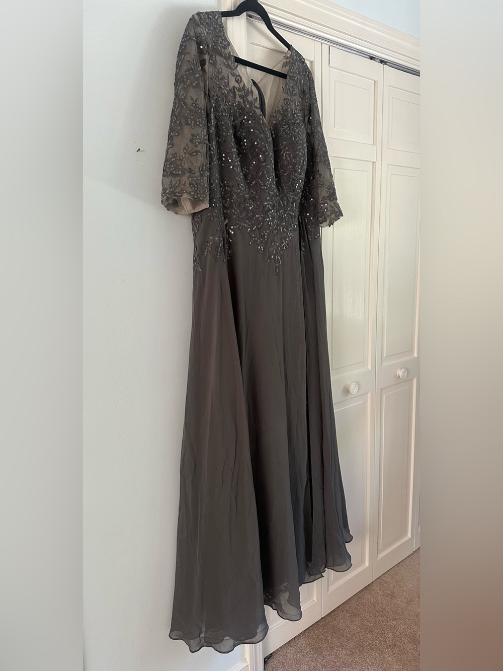 NWT JJ's House Cinzia A-line Sequins Mother of the Bride Grey Dress Size 20